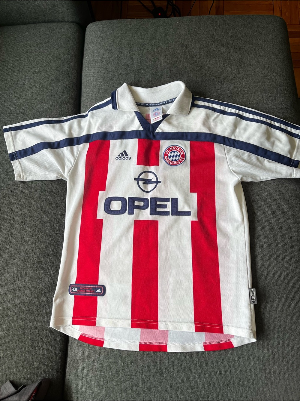 Vintage Original Adidas FC Bayern München 2000/01 Away Jersey Youth L 164